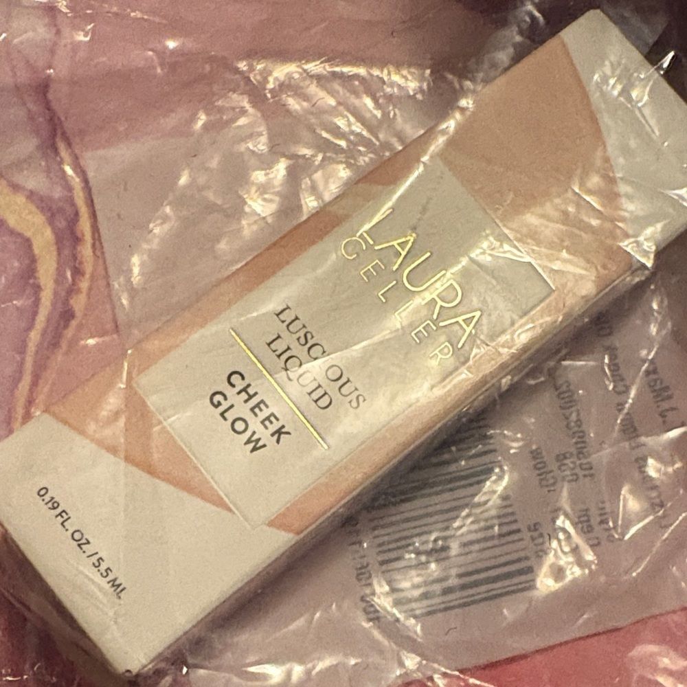 Laura Geller Liquid Cheek Glow in Peach